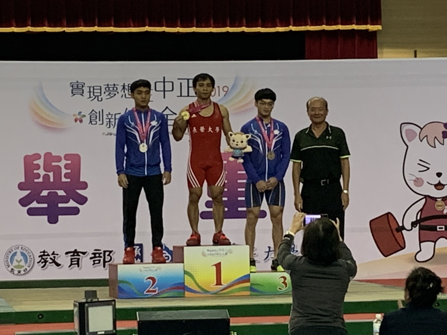 第2名江念恩、第3名陳正寶